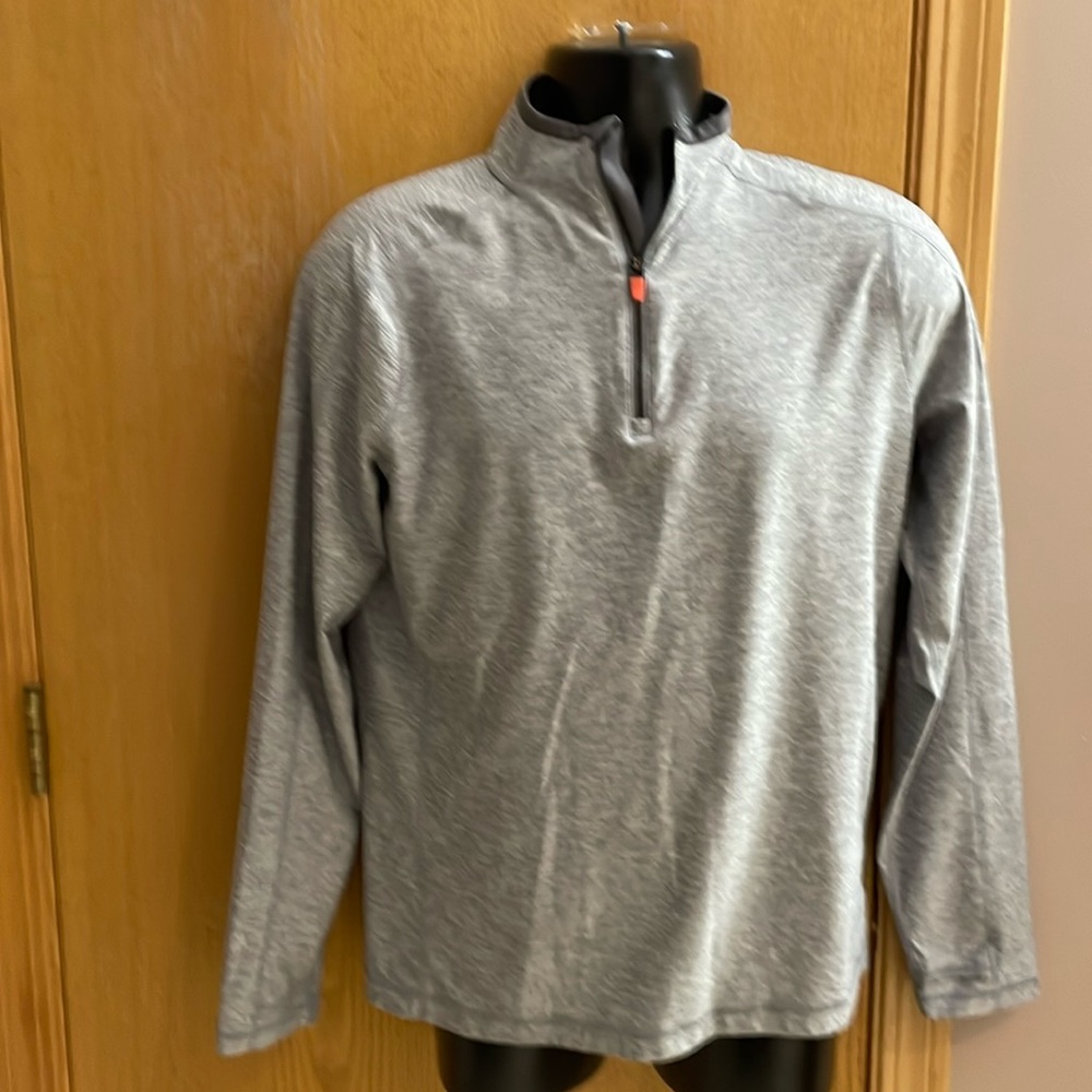 Men’s Under Armour grey 1/4 zip .. size medium fitted